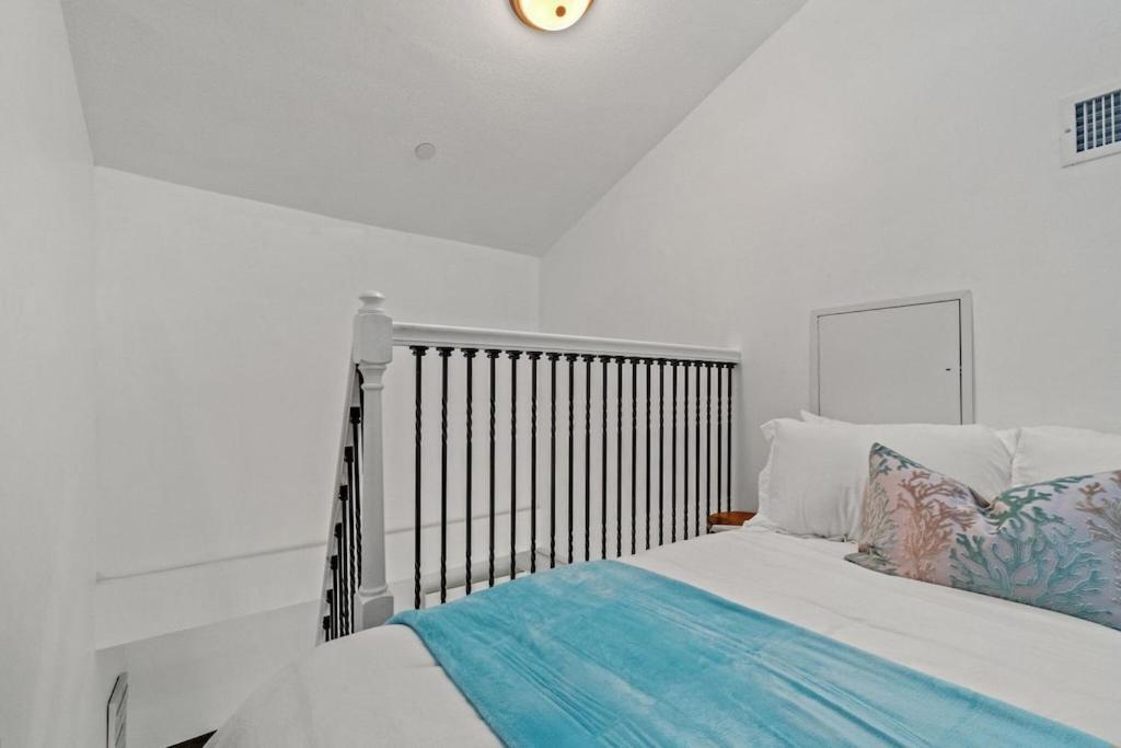 Newly Remodeled Beachfront Townhome - Sleeps 14 Panama City Beach Eksteriør bilde