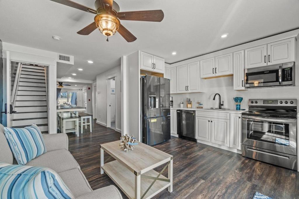 Newly Remodeled Beachfront Townhome - Sleeps 14 Panama City Beach Eksteriør bilde